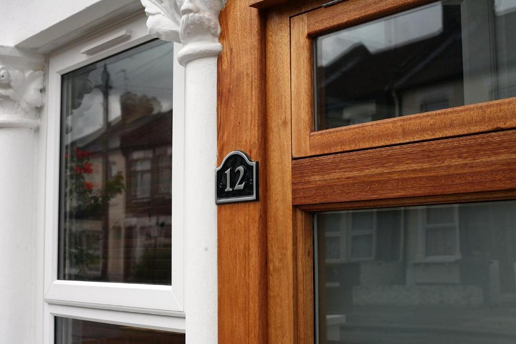 London Malvern Road Rooms To Let エクステリア 写真